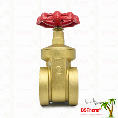 Van cổng đồng với tay cầm màu đỏ 2